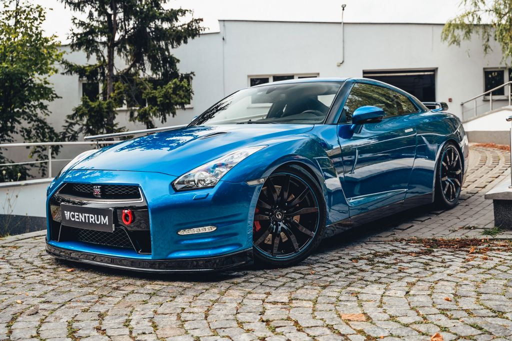 Nissan GT-R