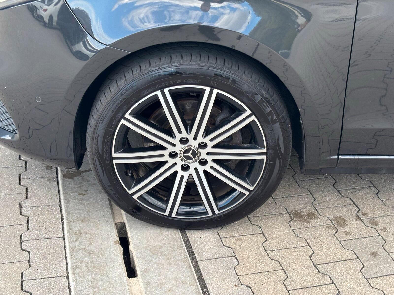 Mercedes-Benz V 250 AVANTGARDE ED KOMPAKT TISCH P DISTRON BURM
