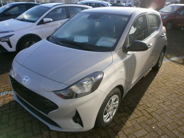 Hyundai i10 1.0 Essence , Navi,Kamera,PDC,Tempomat,DAB,.