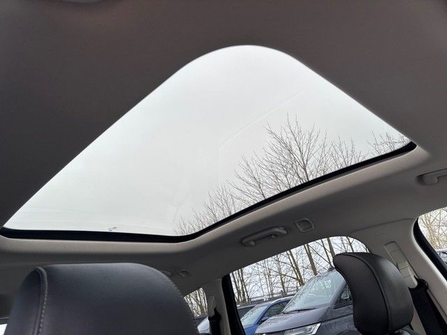 Fahrzeugabbildung Ford S-MAX 2.0Eco Boost Titanium PANO+LED+PARKLENK+AC