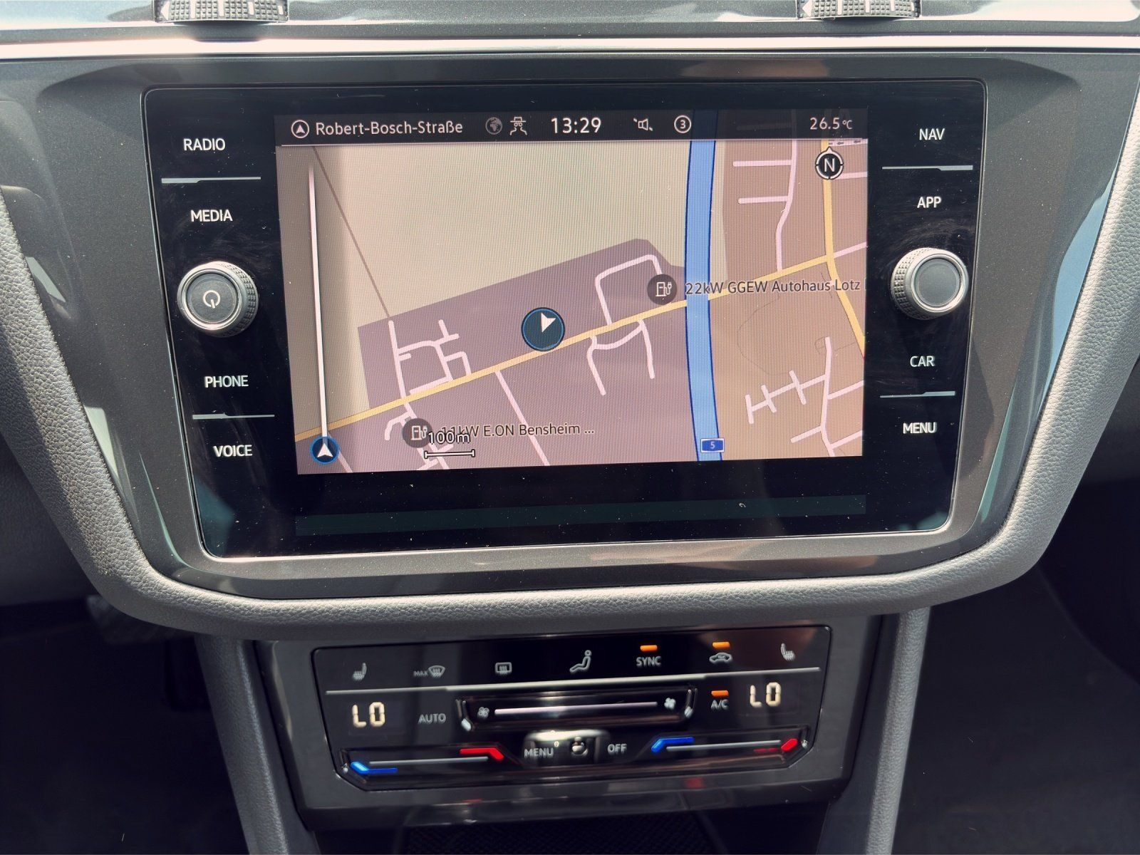 Fahrzeugabbildung Volkswagen Tiguan 1.5 TSI DSG/ACC/AHK/LED/NAVI/KAMERA/SHZ/