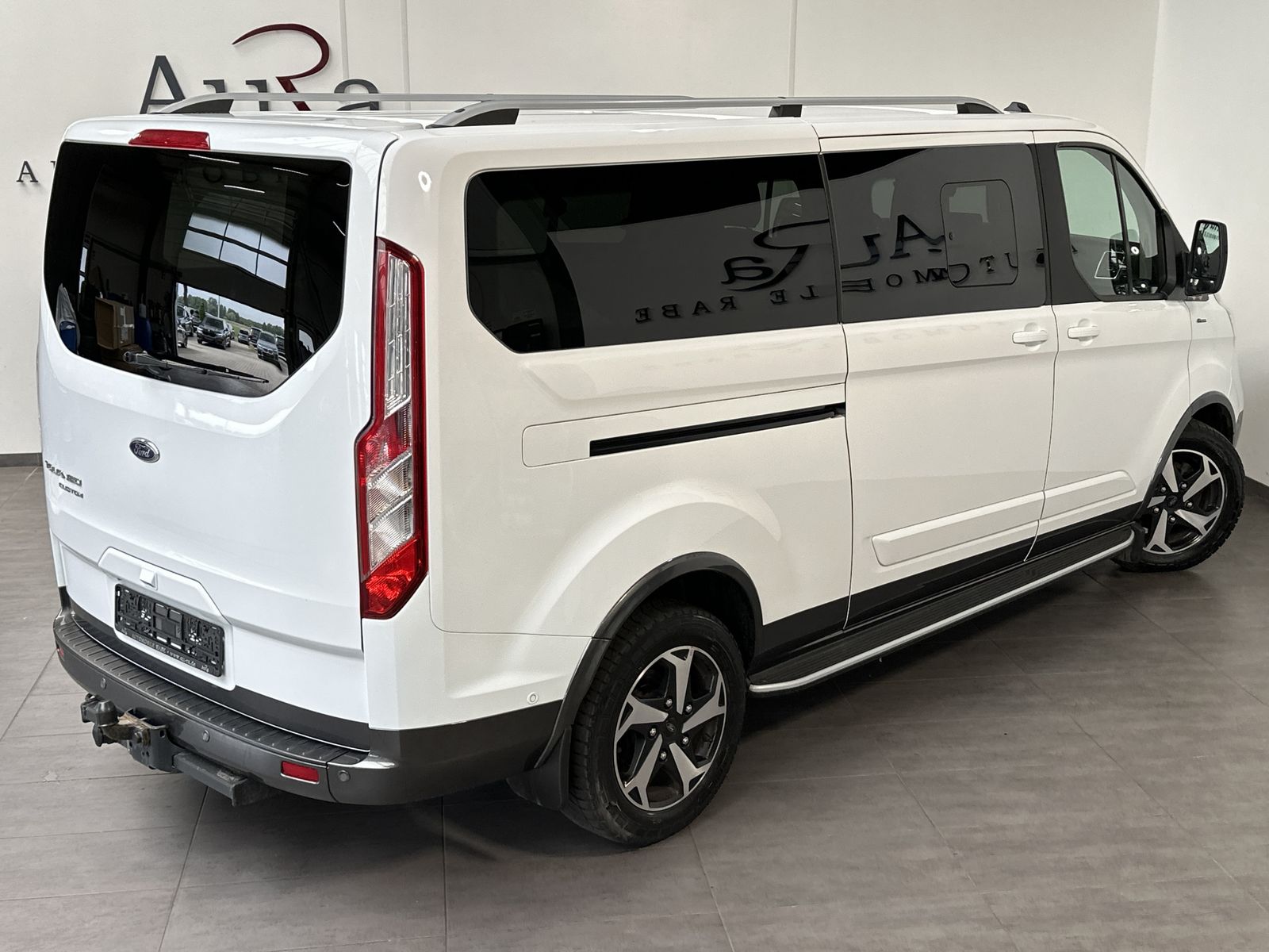 Fahrzeugabbildung Ford Tourneo Custom 320 L2H1 Active NAV+XEN+KAM+AHK