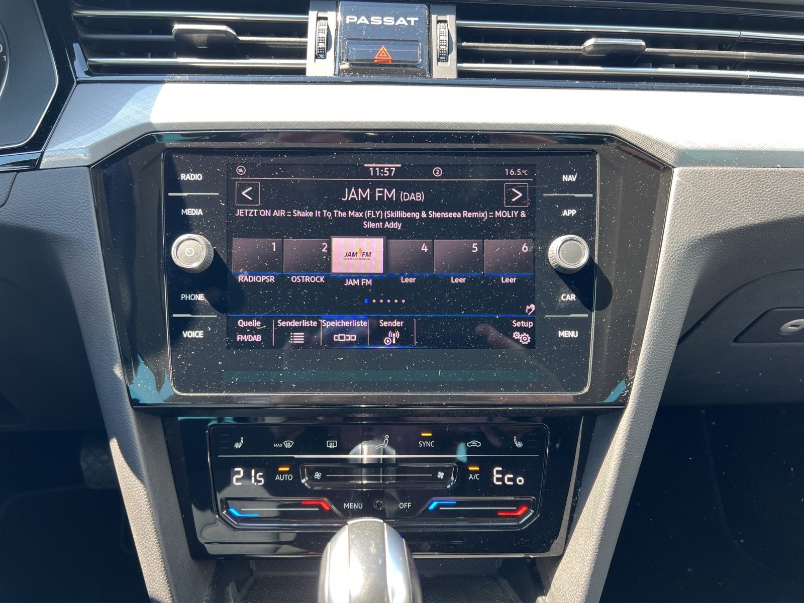 Fahrzeugabbildung Volkswagen Passat Variant GTE LED Navi ACC RFK SH LM