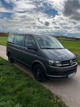 Volkswagen T6 Multivan s.g. Zustand, AHK, Gute Nacht Paket - Volkswagen T6 Multivan: Grau
