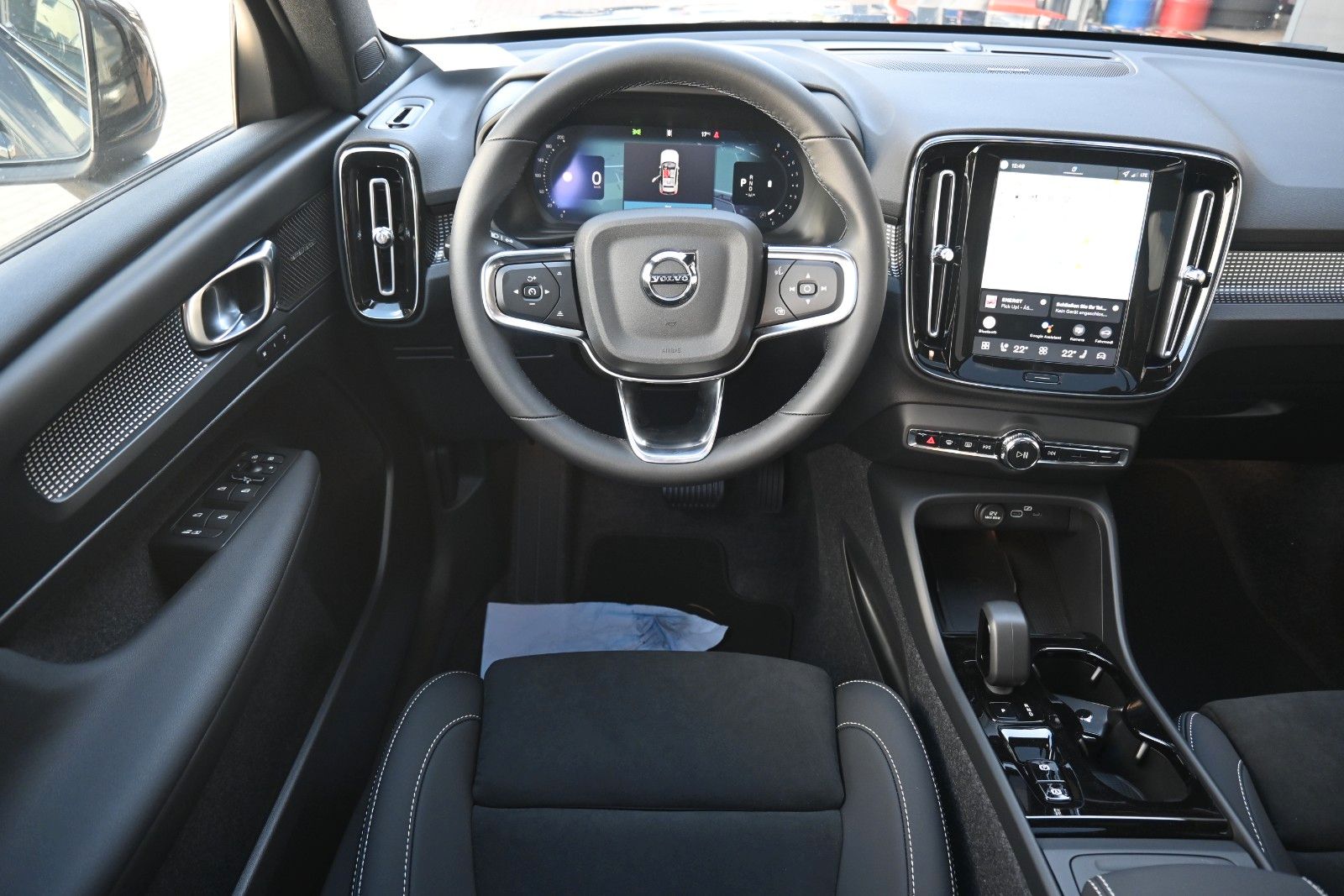 Fahrzeugabbildung Volvo XC40 B4 DKG Ultra Black Edition*360°*PANO*ACC