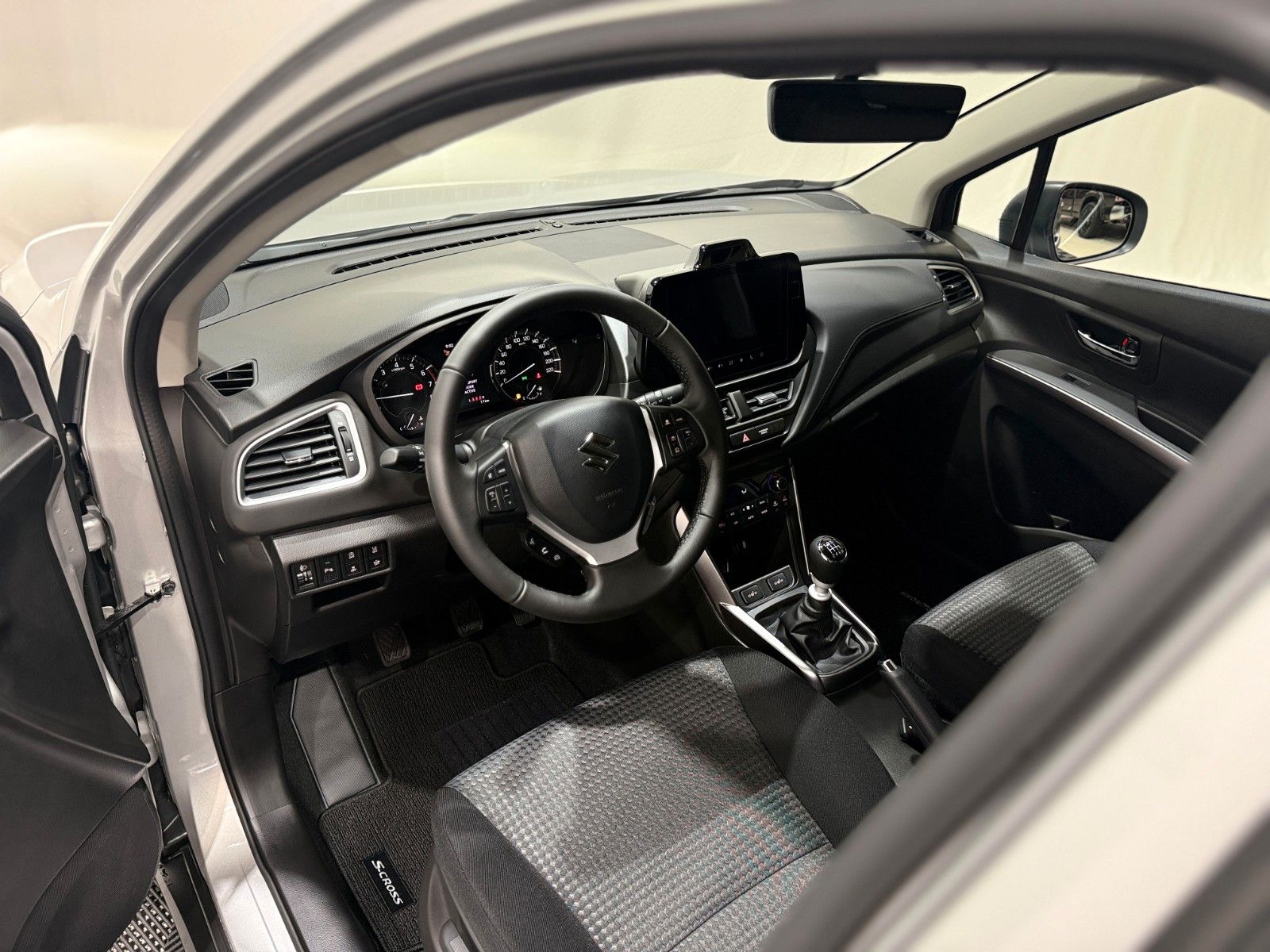 Fahrzeugabbildung Suzuki S-Cross 1.4 BOOSTERJET Hybrid Comfort