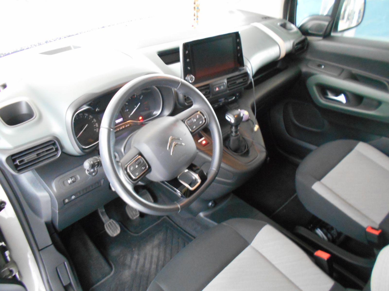 Fahrzeugabbildung Citroën Berlingo Shine M