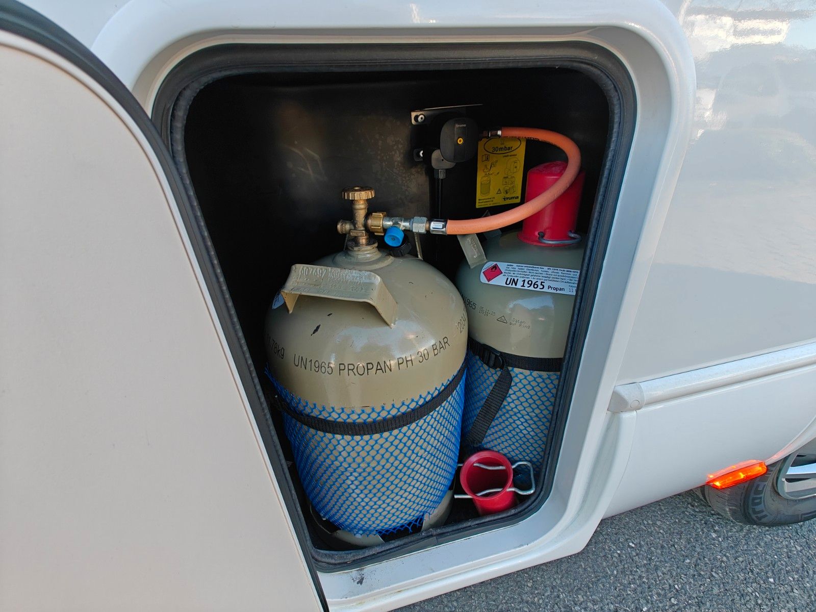 Fahrzeugabbildung XGO Dynamic 99 P + Hubbett, Solar, SAT, TV, Markise