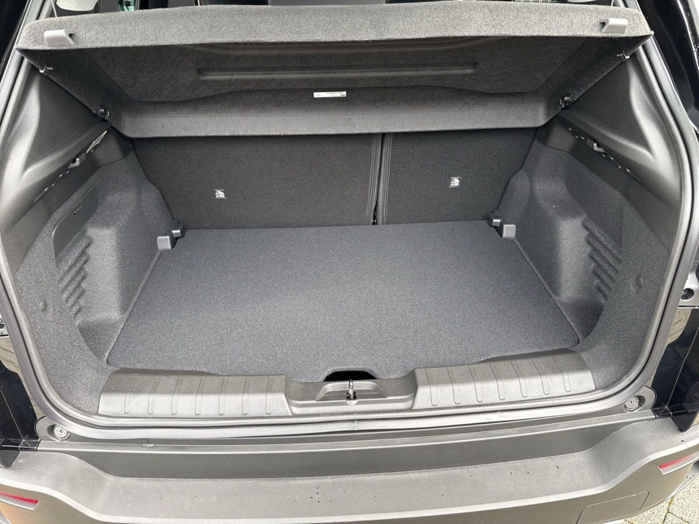 Fahrzeugabbildung Jeep Avenger Summit 1.2 MHEV -Panormadach-Leder