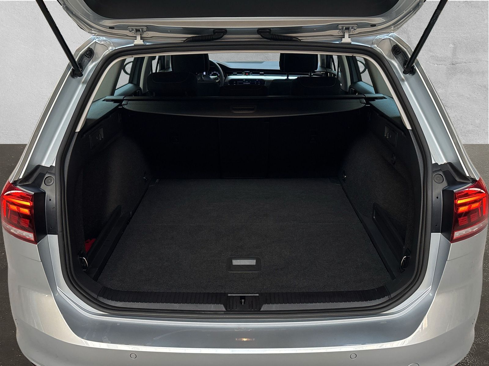 Fahrzeugabbildung Volkswagen Passat Variant 1.5 TSI Business AppConnect Kamer
