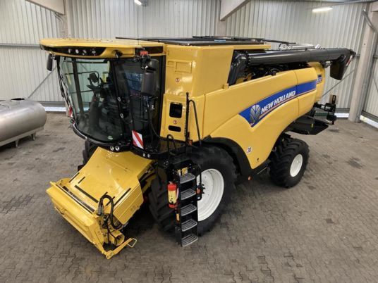 New Holland CX 8.70