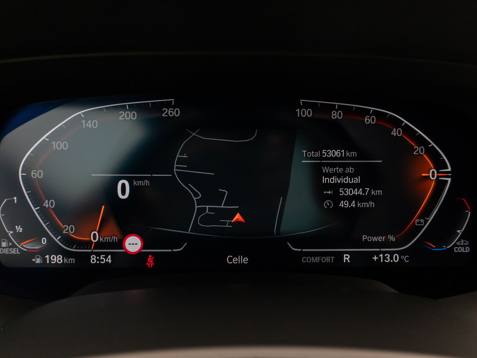 Fahrzeugabbildung BMW X5 xD30d M Sport Kamera HUD DAB HiFi AHK Alarm