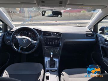 Volkswagen Golf - 11