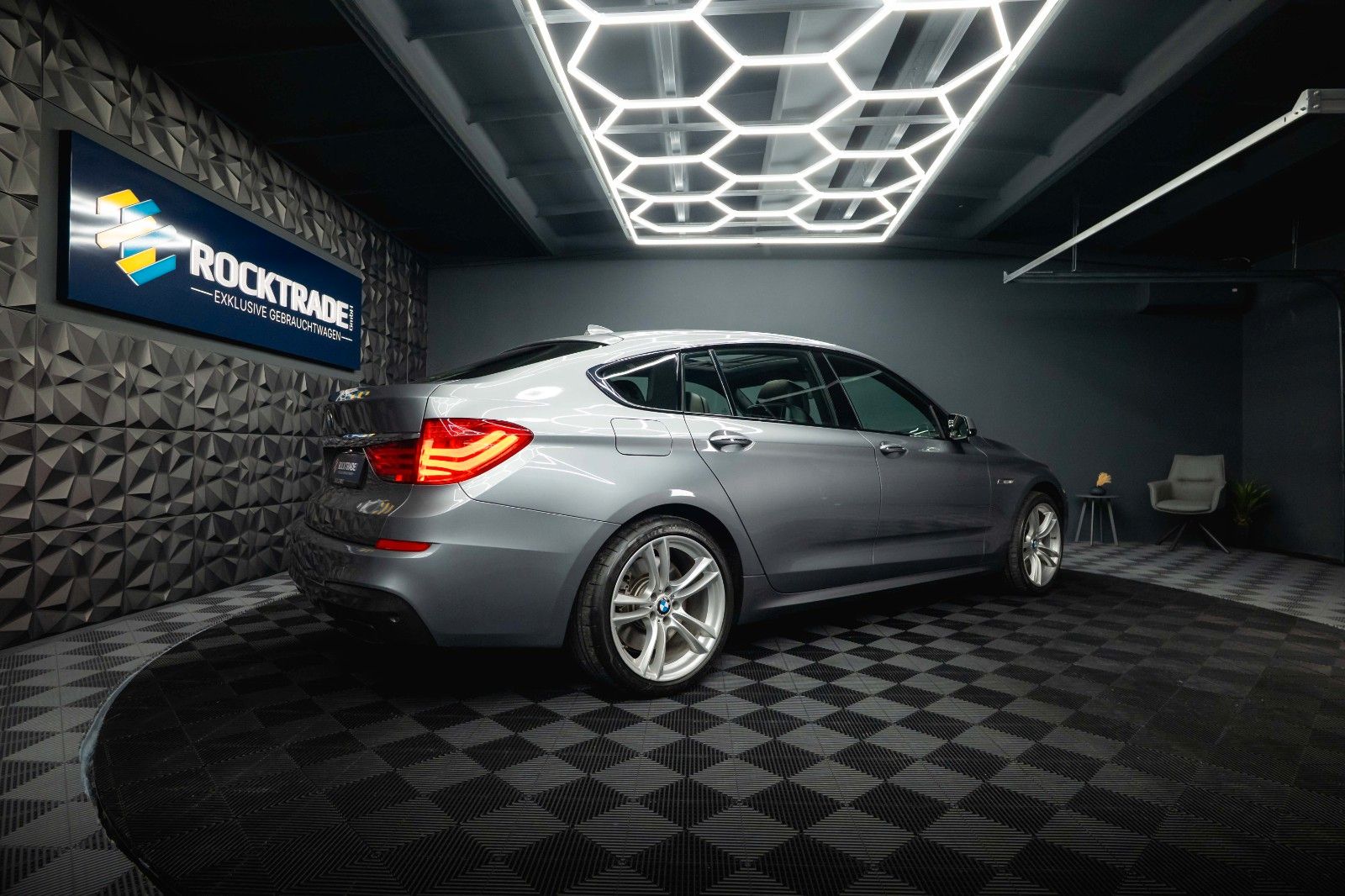 Fahrzeugabbildung BMW 550i xDrive Gran Turismo M-Sport *Pano*ACC*HU*