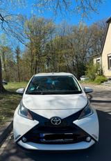 Toyota Aygo x play Gut gepflegt - Toyota in Düsseldorf: Aygo