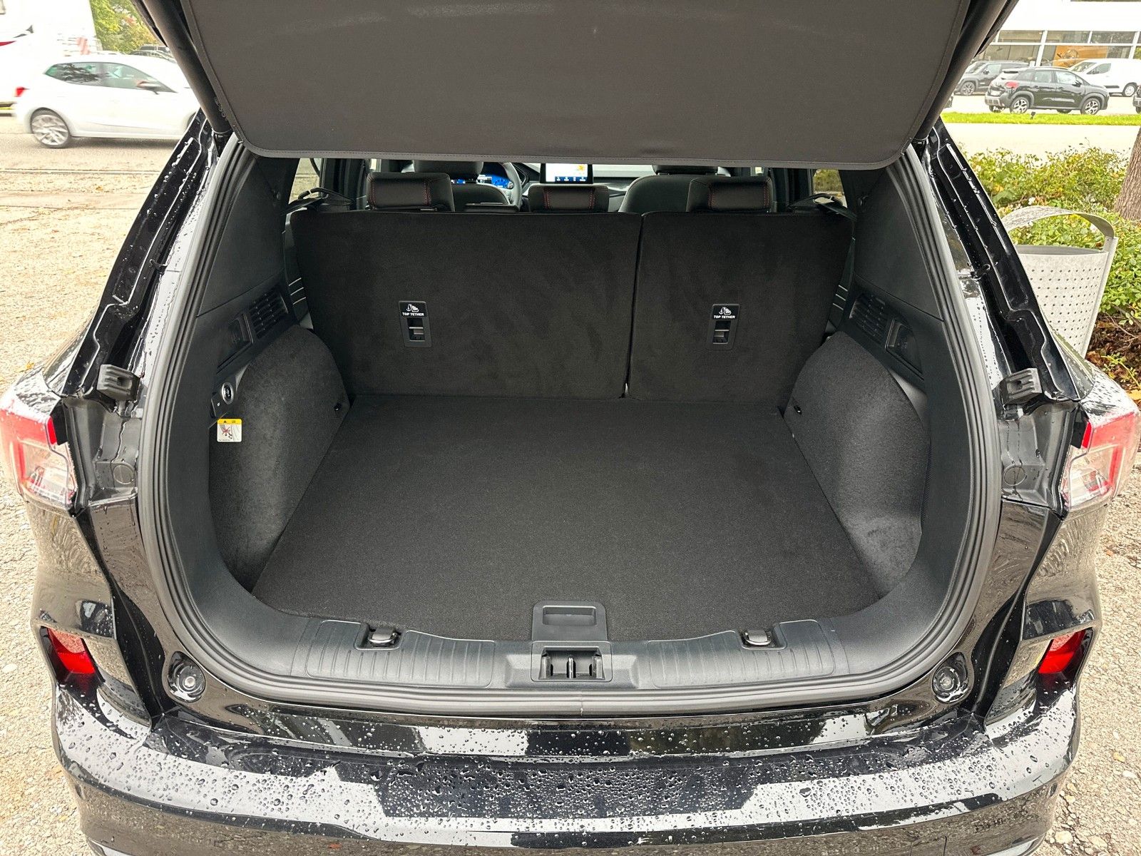 Fahrzeugabbildung Ford Kuga ST-Line X, AHK schwenkbar, ACC TEMPOMAT