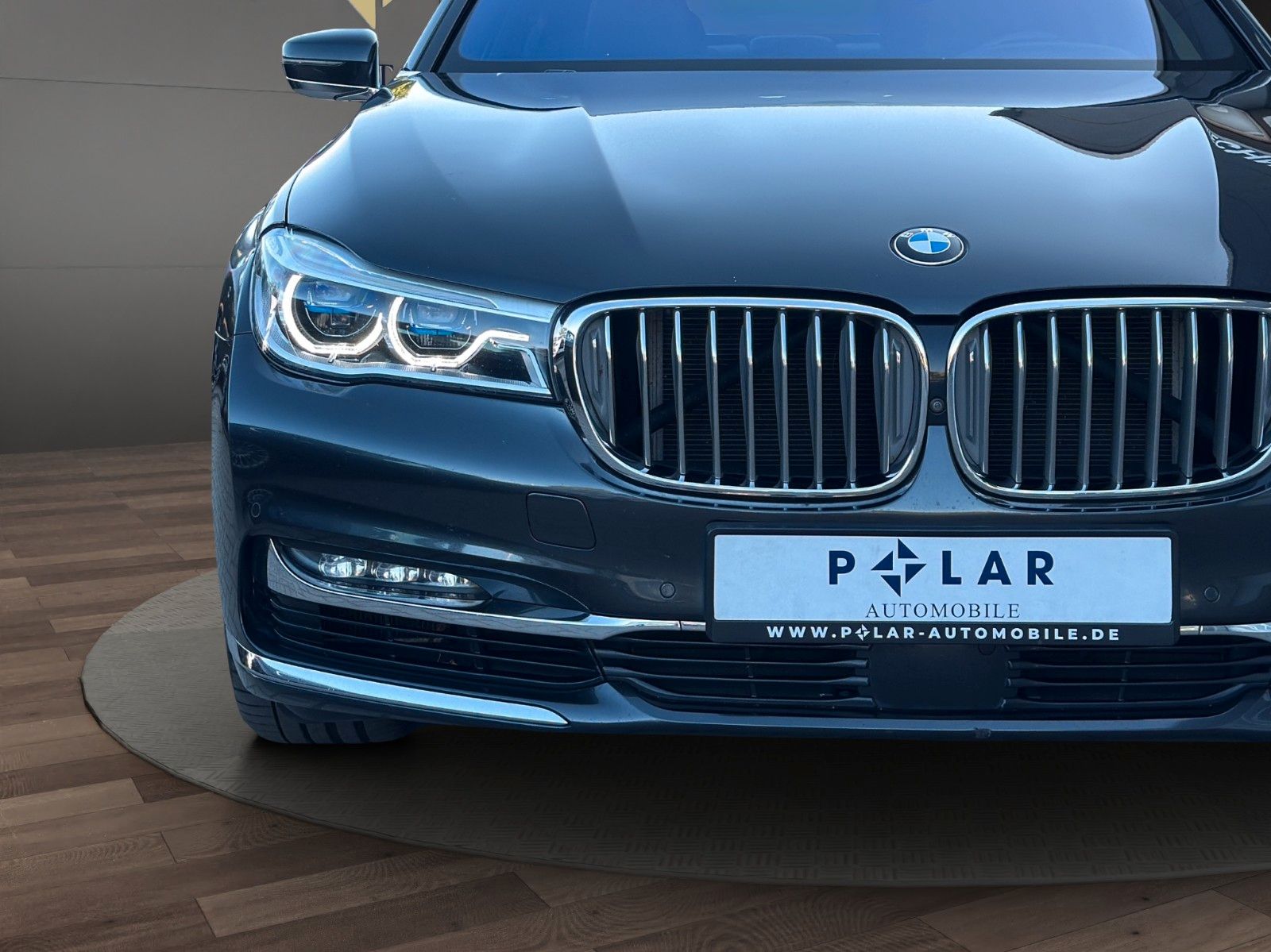 Fahrzeugabbildung BMW 750i xDrive*StHeiz*B&W*Head-Up*Schiebedach*Laser