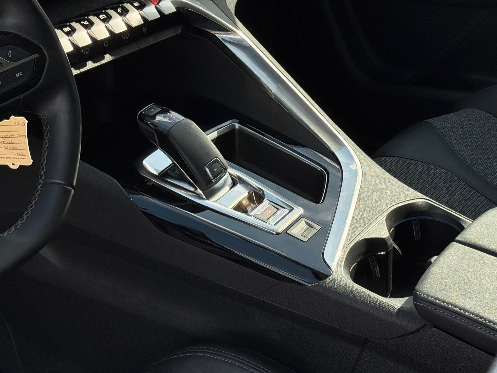 Fahrzeugabbildung Peugeot 3008 PureTech 180 Allure Tempomat PDC CarPlay