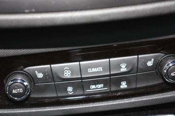 Opel Insignia - 12