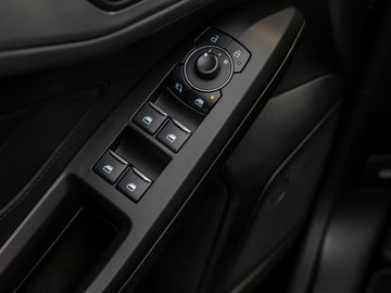 Ford Focus 1.0 Titanium Stauassistent Kamera Navi