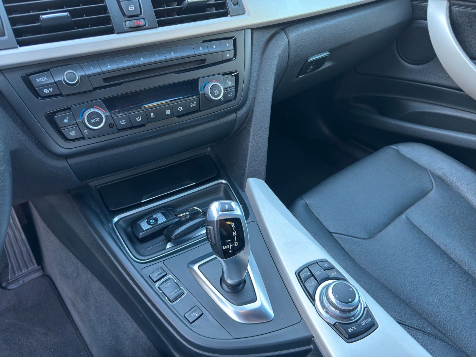 Fahrzeugabbildung BMW 318 d Gran Turismo Automatik/Klimaaut./Leder+Shz