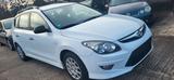 Hyundai i30 cw Classic - Hyundai i30 aus 2011 mit Benzin-Antrieb: Kombi
