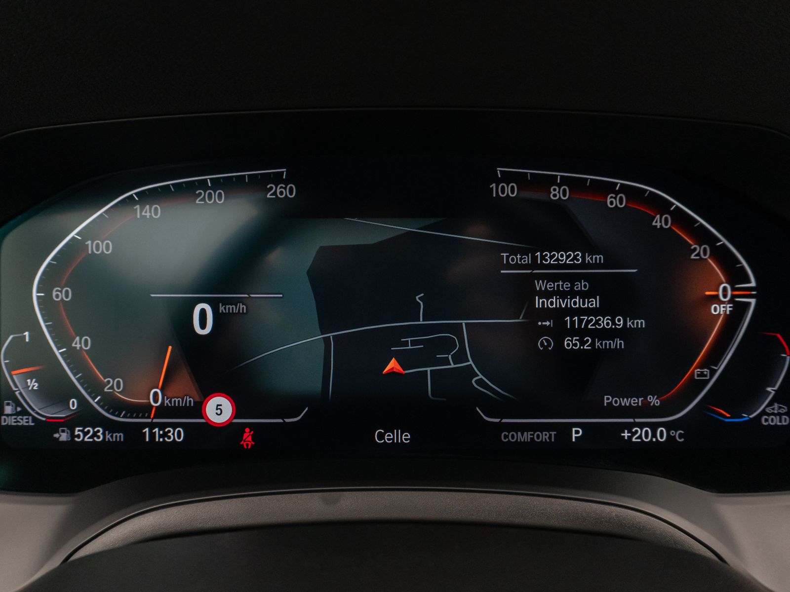 Fahrzeugabbildung BMW 320d  Kamera DAB HiFi DrivAssist Alarm LED Sport