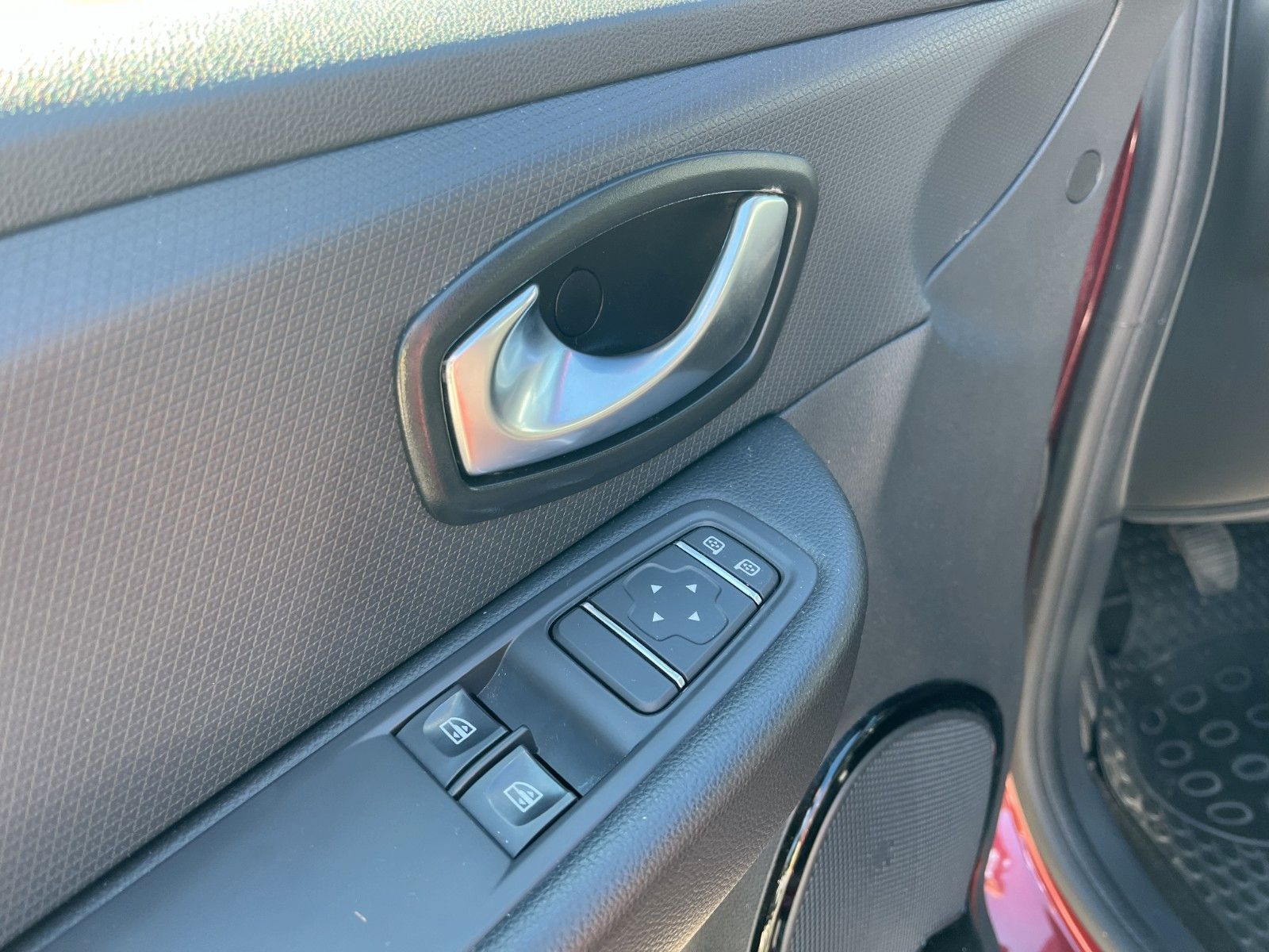 Fahrzeugabbildung Renault Clio IV Limited