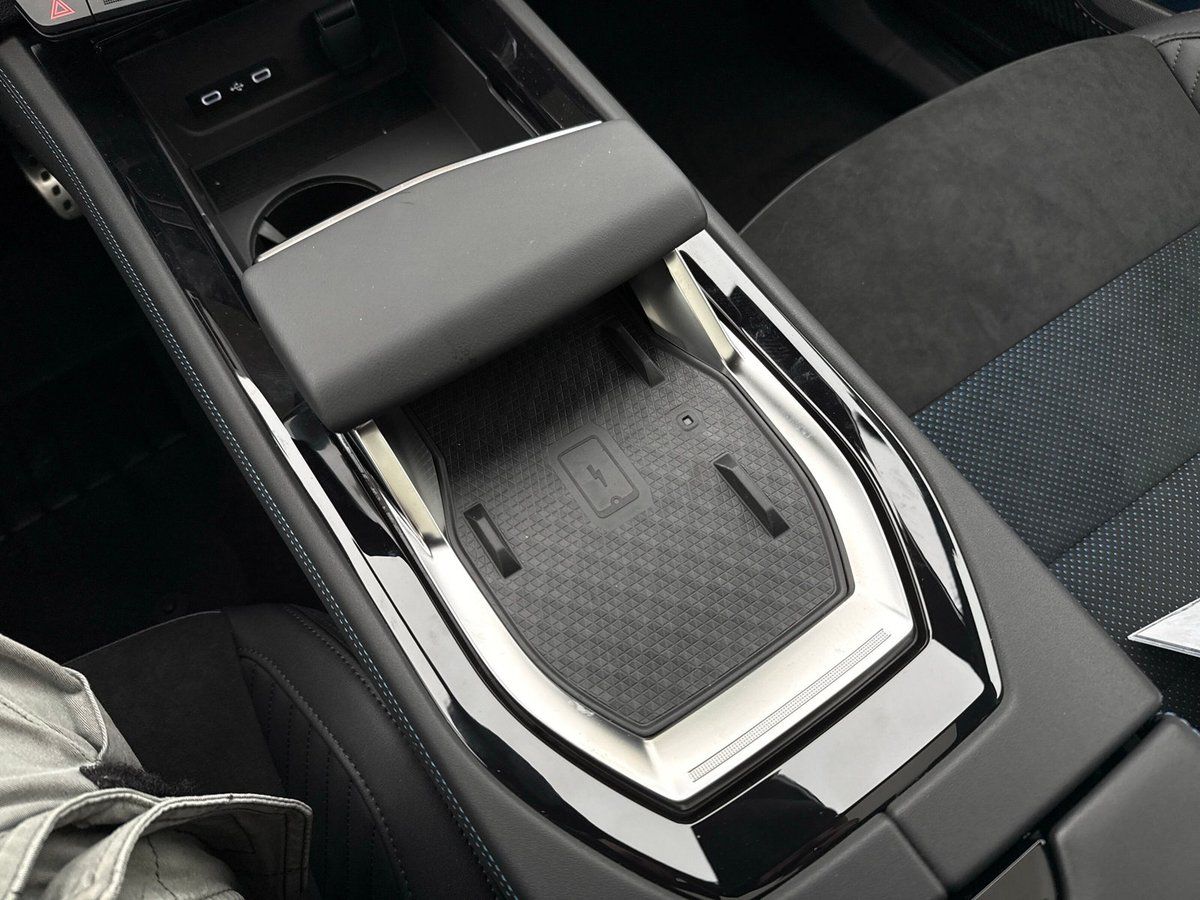 Renault Rafale - Bild 19