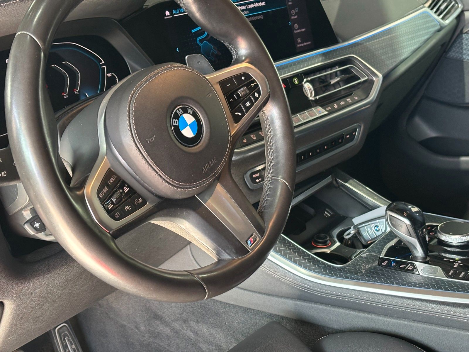 Fahrzeugabbildung BMW X5 xDrive 45e *M-Packet*HUD*360°Kam*Keyless