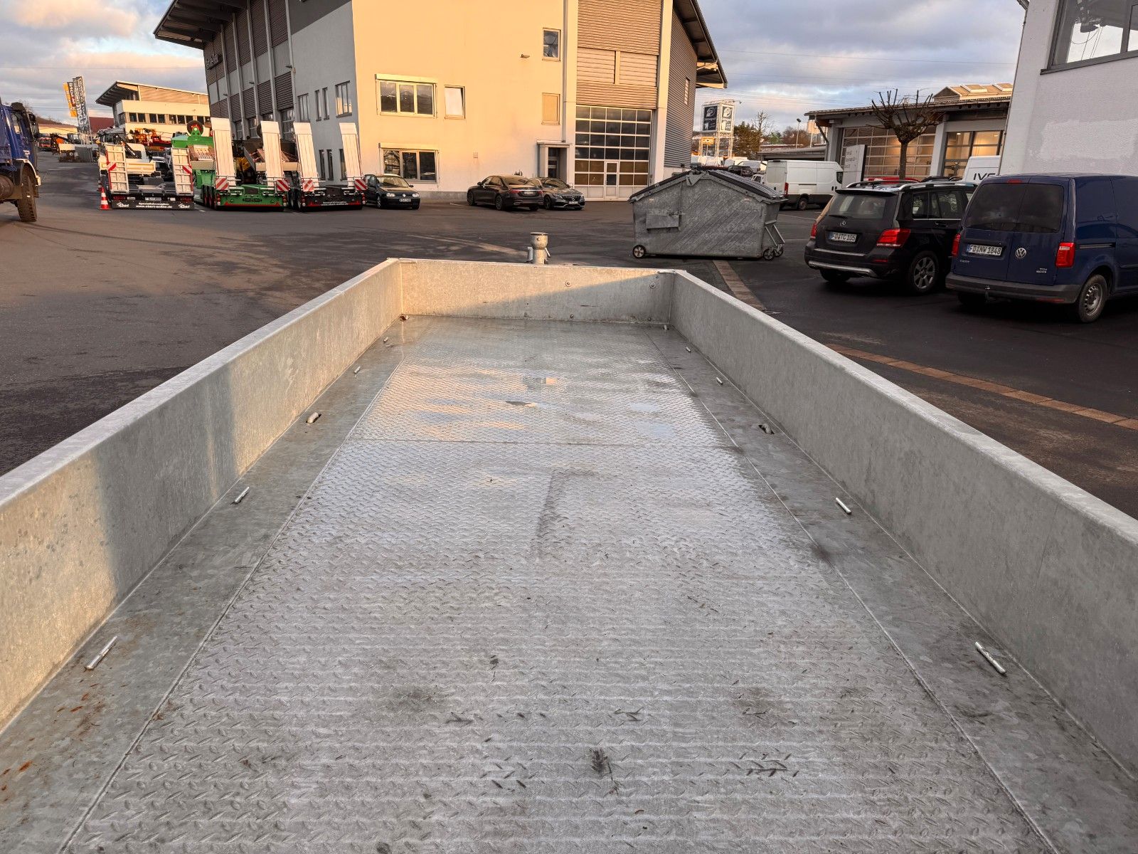 Fahrzeugabbildung Wörmann BauTL105.55/200 Rampen verzinkt