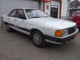 Audi 100 1,8 Automatik "Liebhaberstück" - Audi 100 mit Benzin-Antrieb: Limousine, Automatik