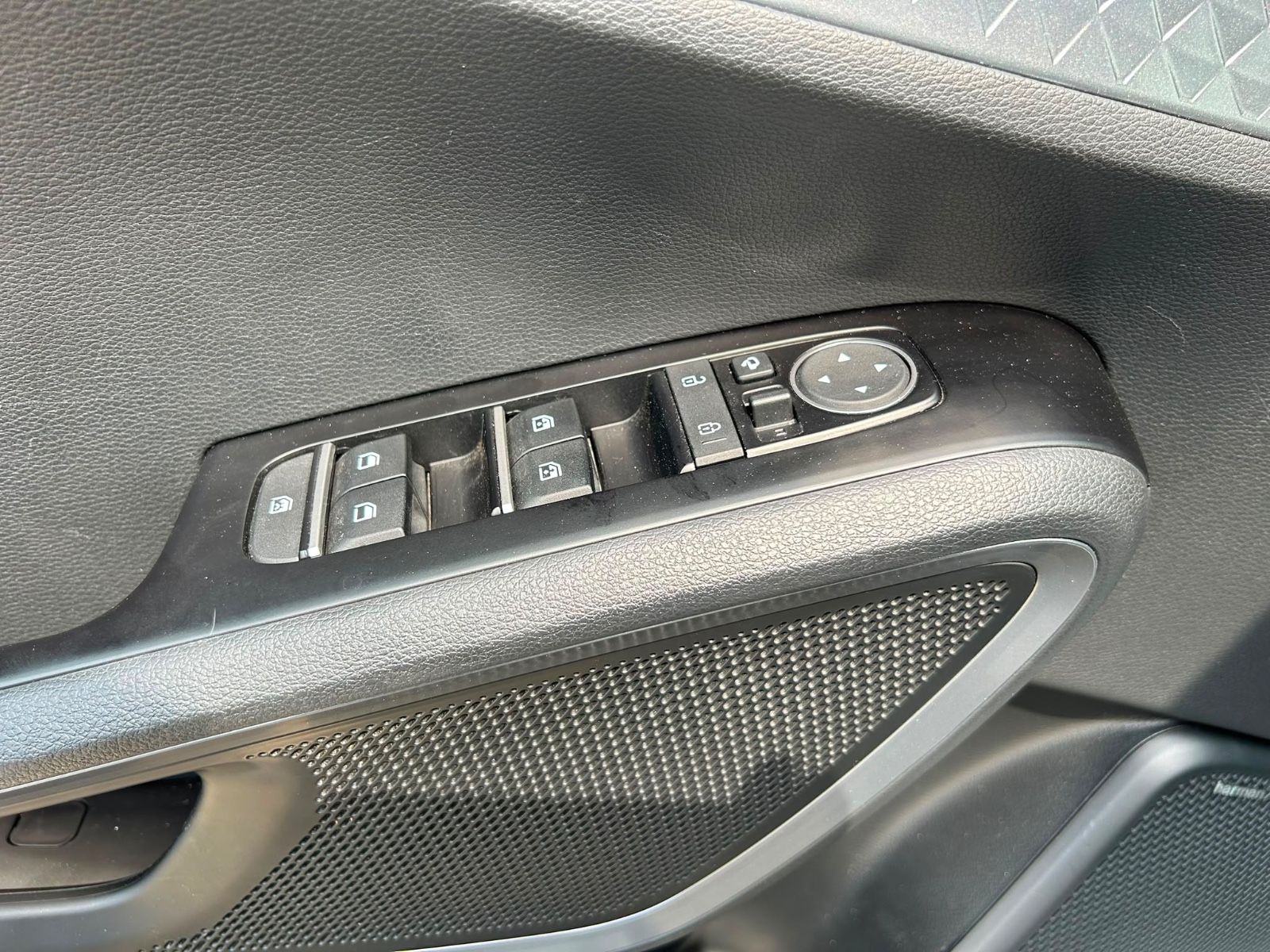 Fahrzeugabbildung Kia e-Soul Spirit°64 kWh°LED°3 Phasen°Kamera°1.Hand°