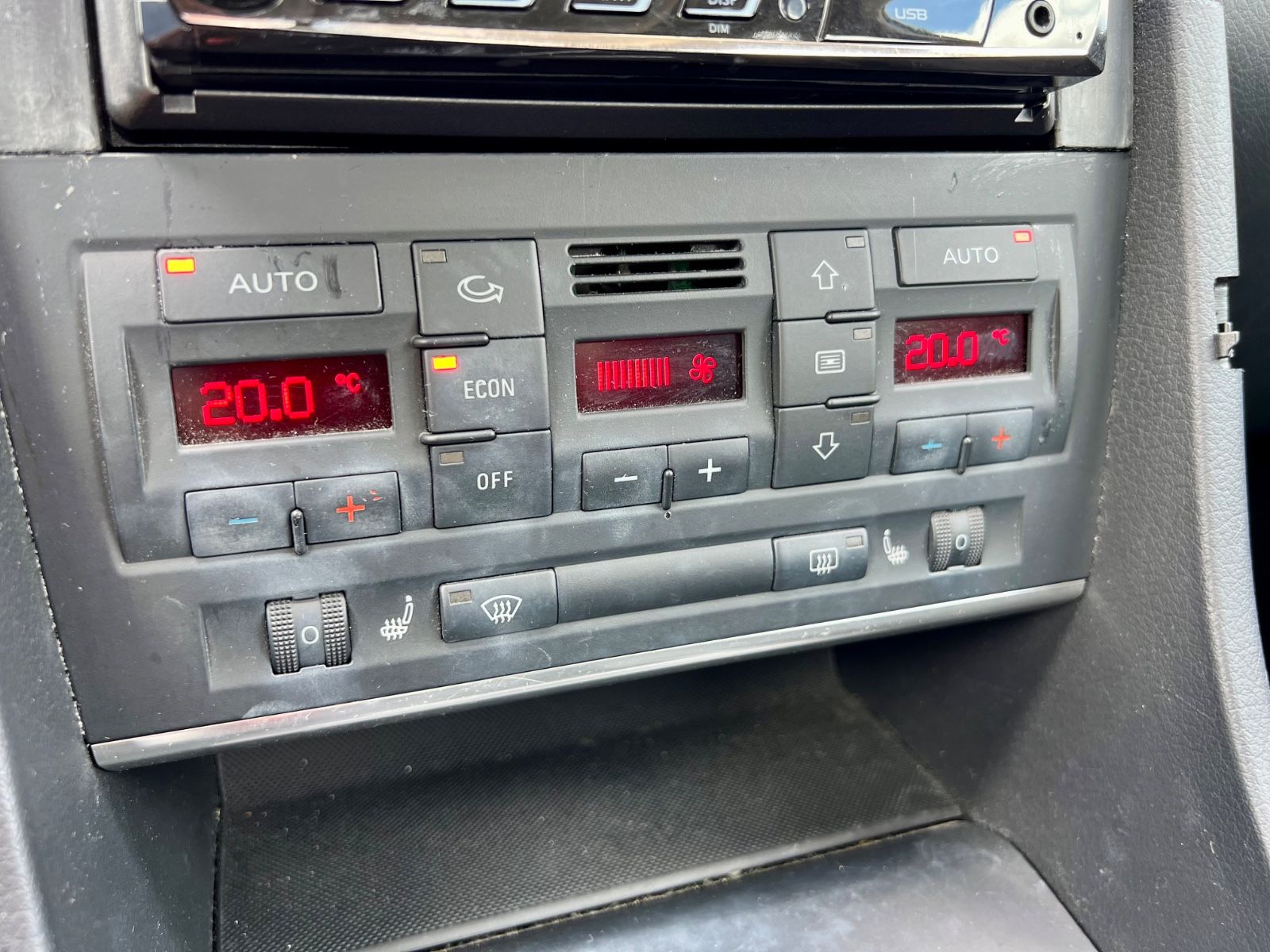 AUDI A4 1.6 AAC SHZ RADIO NAVI USB