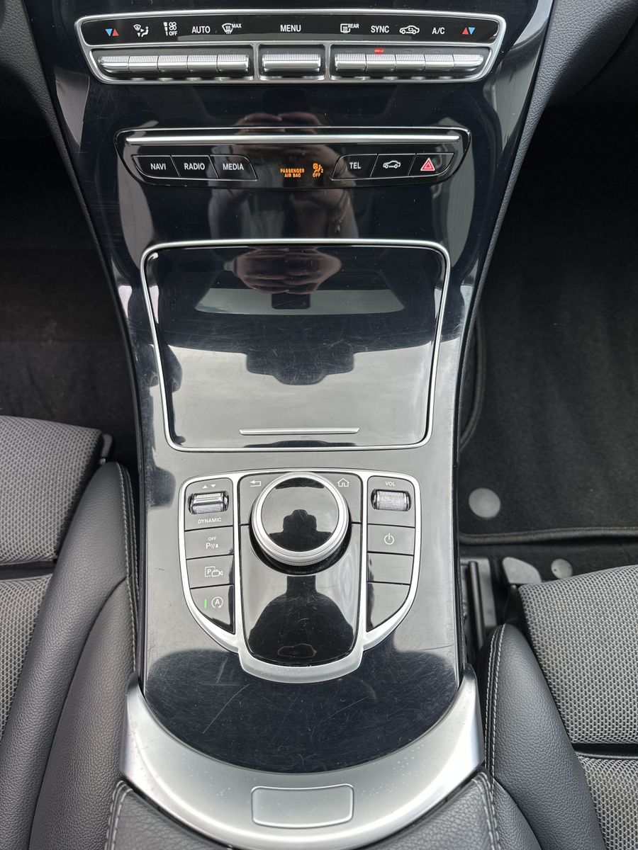 Fahrzeugabbildung Mercedes-Benz C 300 T Avantgarde NAV+LED+PANORAMA+18ZO+KAMERA
