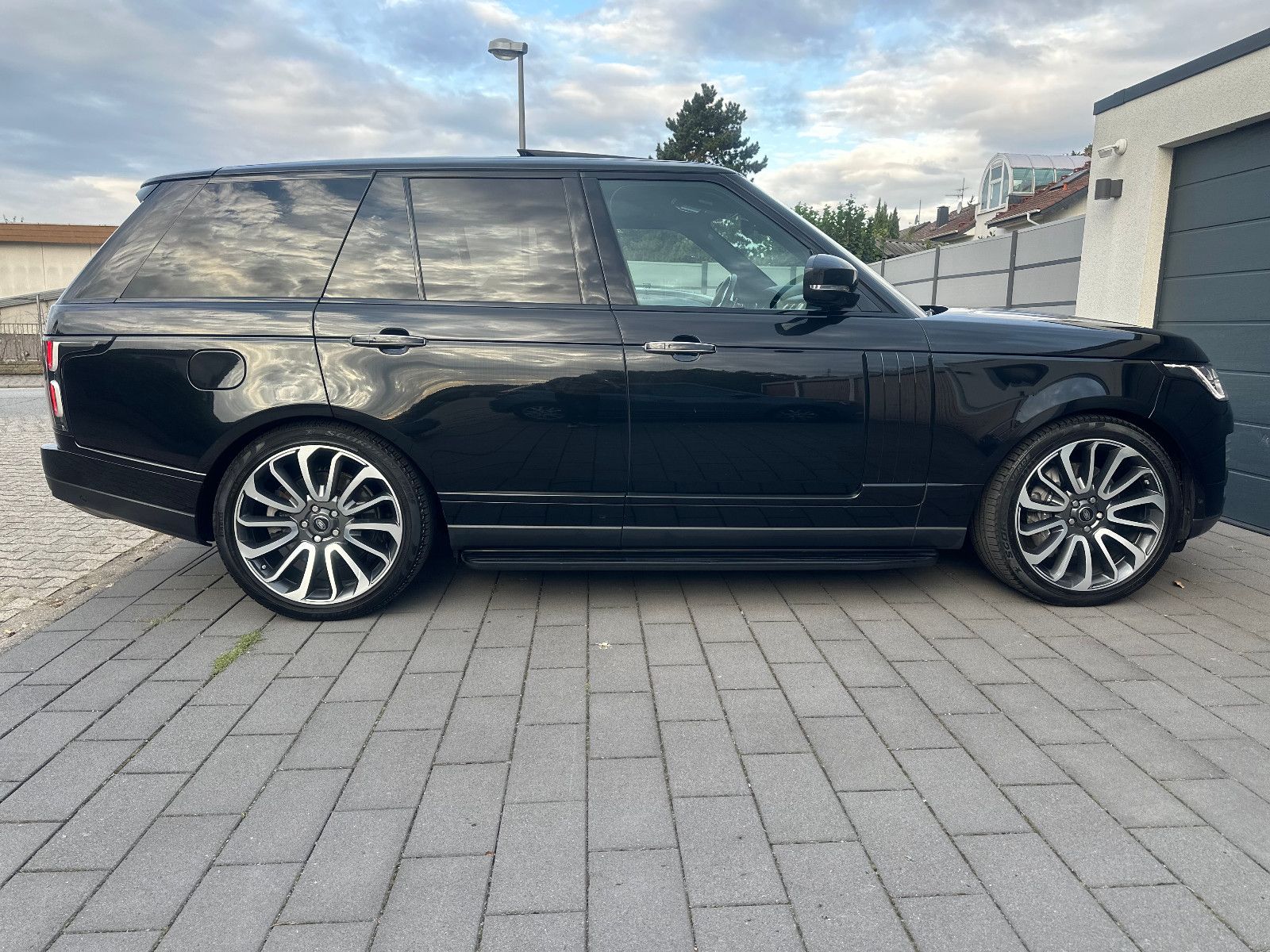 Fahrzeugabbildung Land Rover RANGE ROVER AUTOBIOGRAPHY*VOLL.+1.HAND+GEPFLEGT*