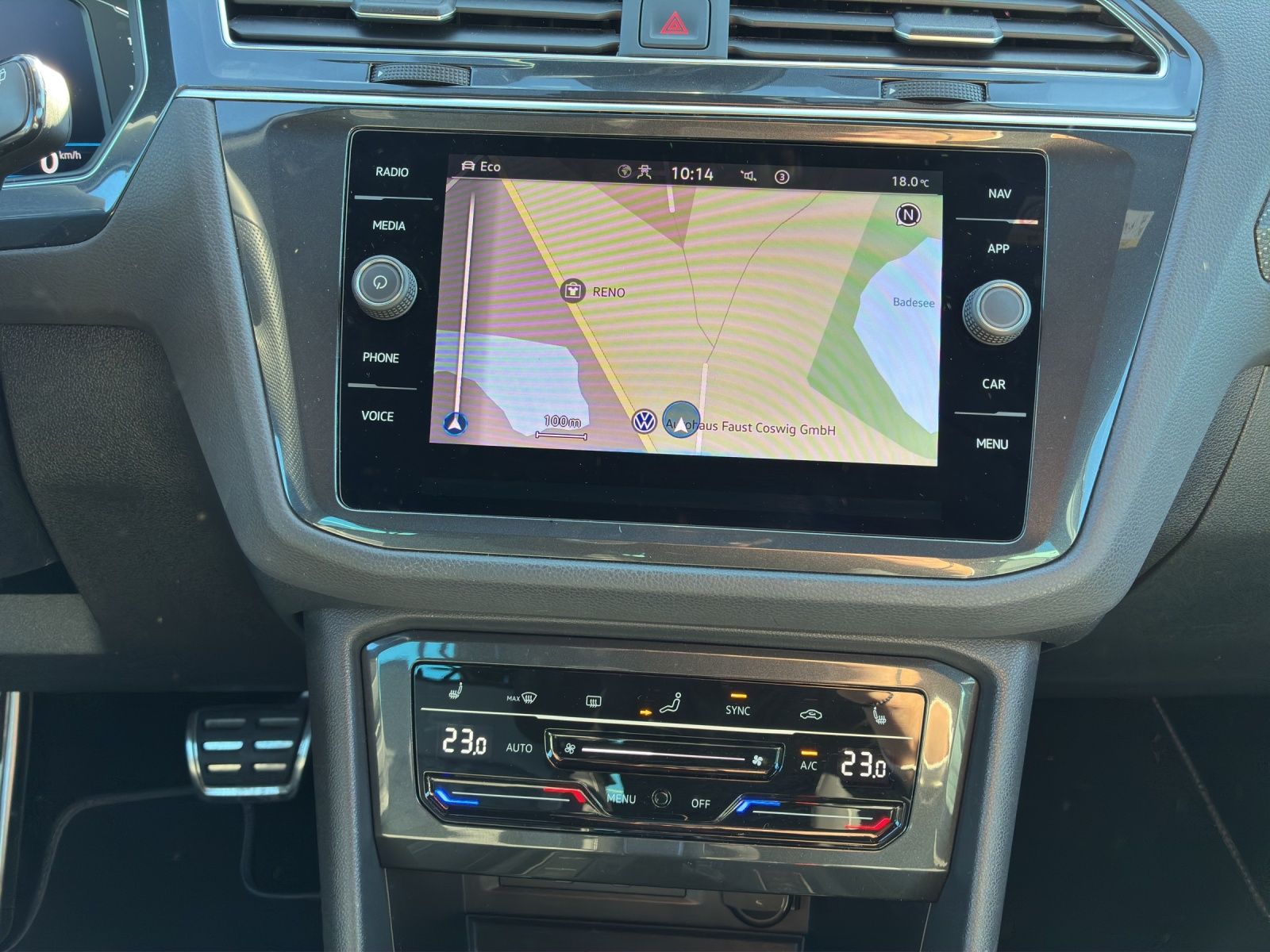 Fahrzeugabbildung Volkswagen Tiguan TDI R-Line DSG 4M Matrix Navi AID ACC RFK