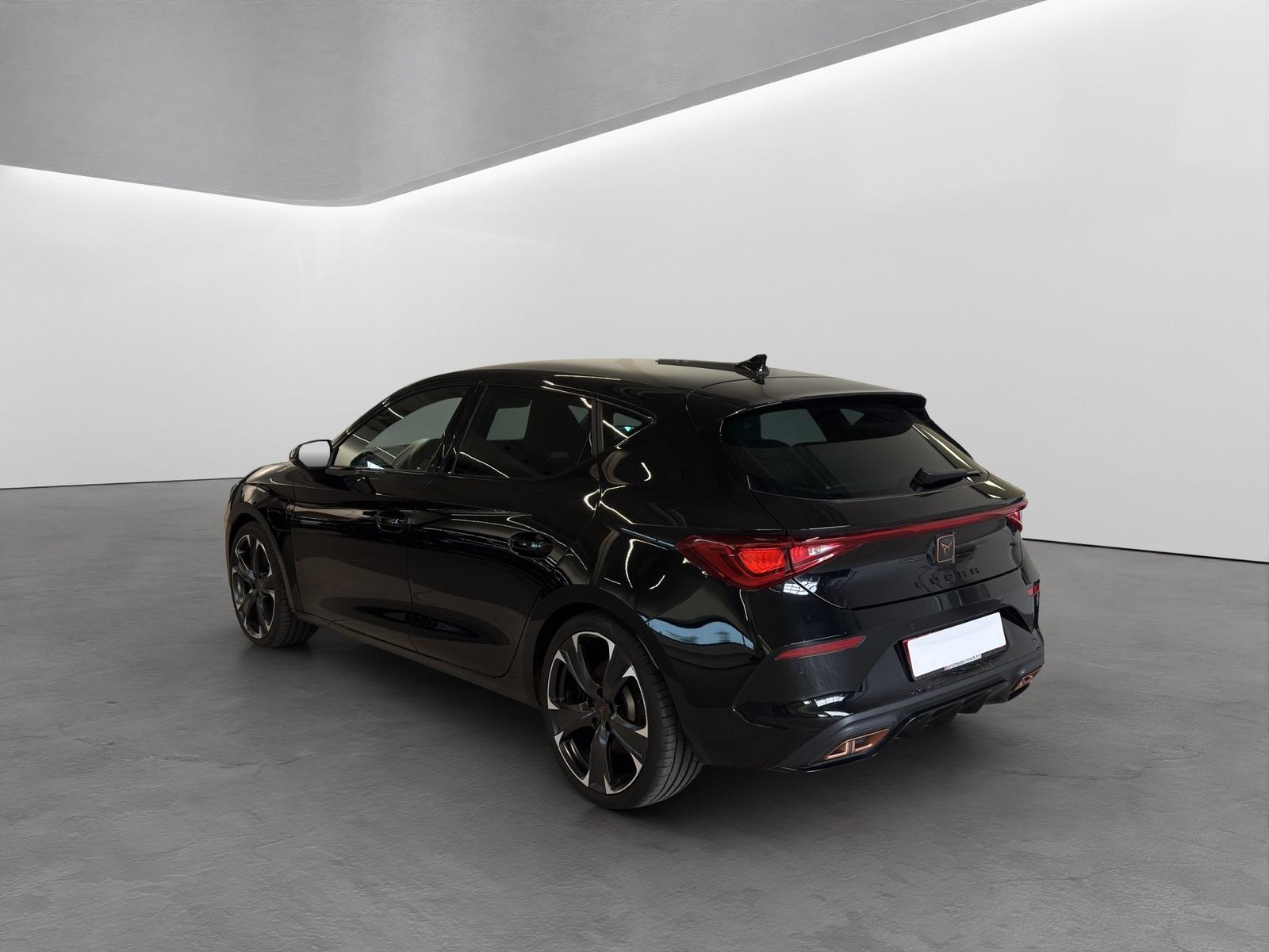 Cupra Leon 1.4 e-Hybrid DSG VZ LED NAVI 19-ALU KEYLESS