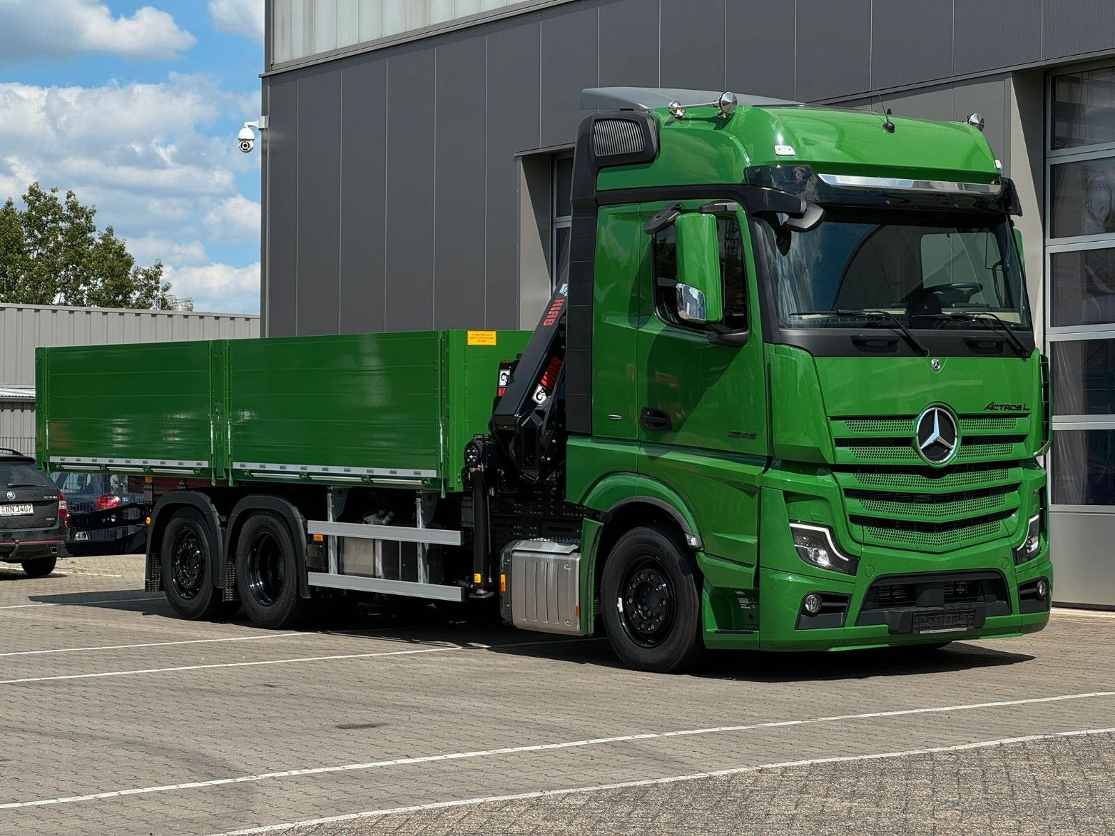 Fahrzeugabbildung Mercedes-Benz Actros 2548  Pritsche HIAB X-HiDuo 228E-6 Seilw.