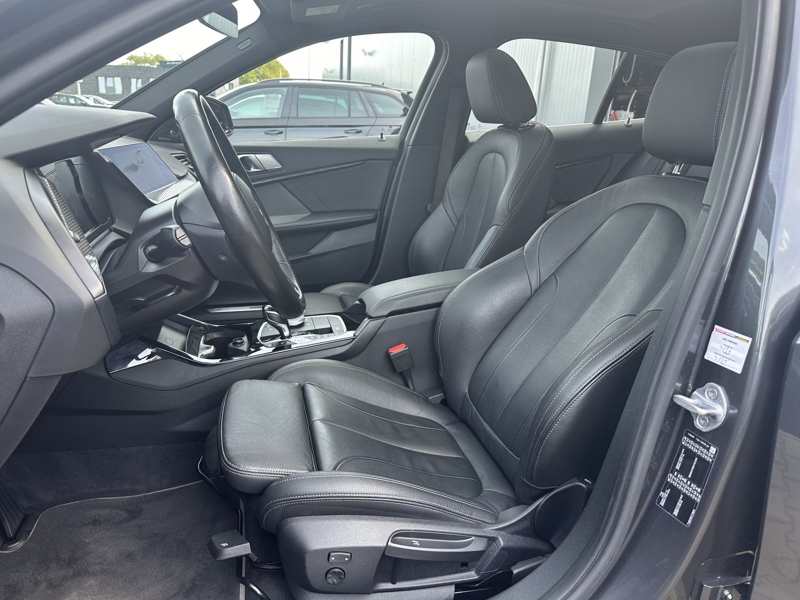 Fahrzeugabbildung BMW 120d Luxury-Line NAV+LED+PANO+H&K+KAMERA+WLAN+PP