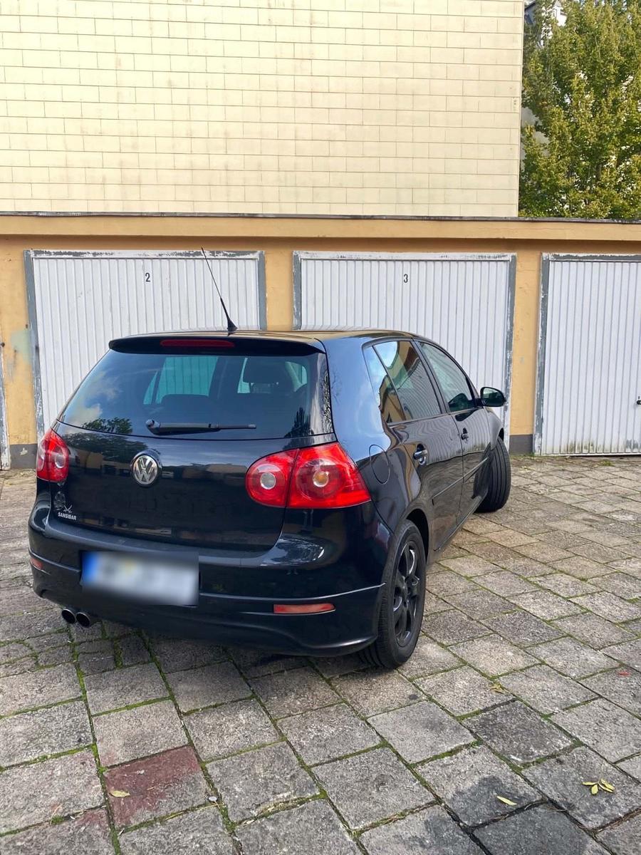 Volkswagen Golf 2007 — rear view