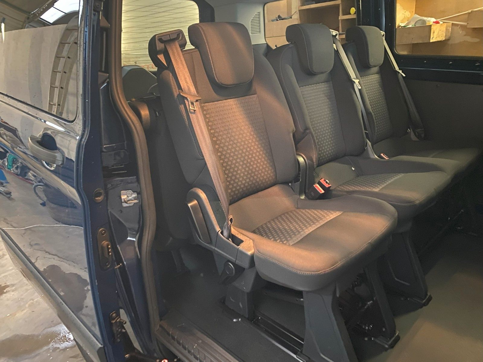 Fahrzeugabbildung Ford Transit/TourneoCustom Kombi 320 L1 Trend,9Sitze