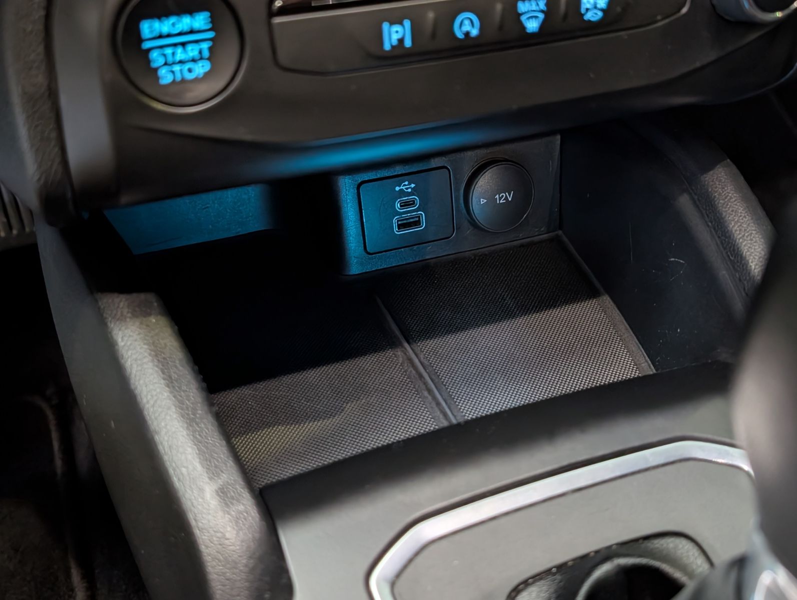 Fahrzeugabbildung Ford Focus 1.0 EcoBoost ST-Line ACC LED Styling-Paket
