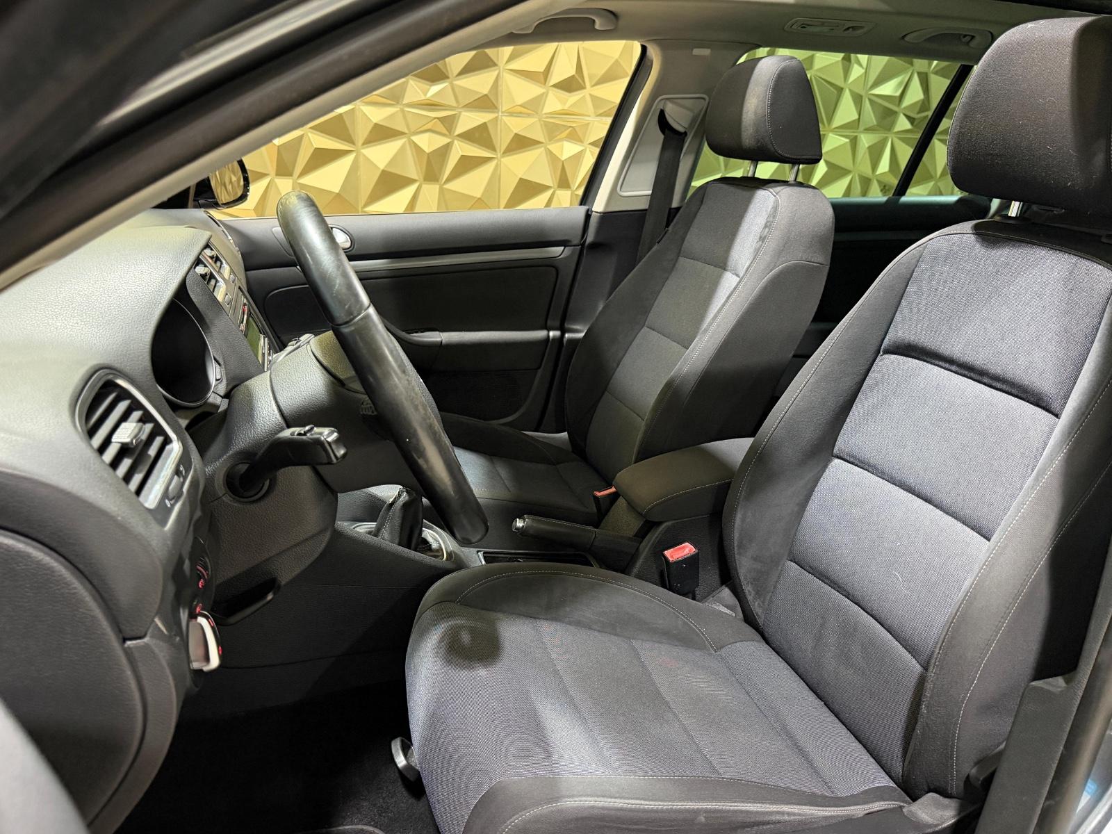 Volkswagen Golf 2011 — engine 1.390 cm³, 122 HP (90kW)
