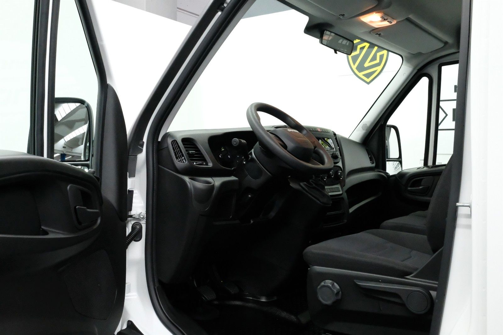 Fahrzeugabbildung Iveco Daily 35S14 2,3 D RS 3450 PRITSCHE