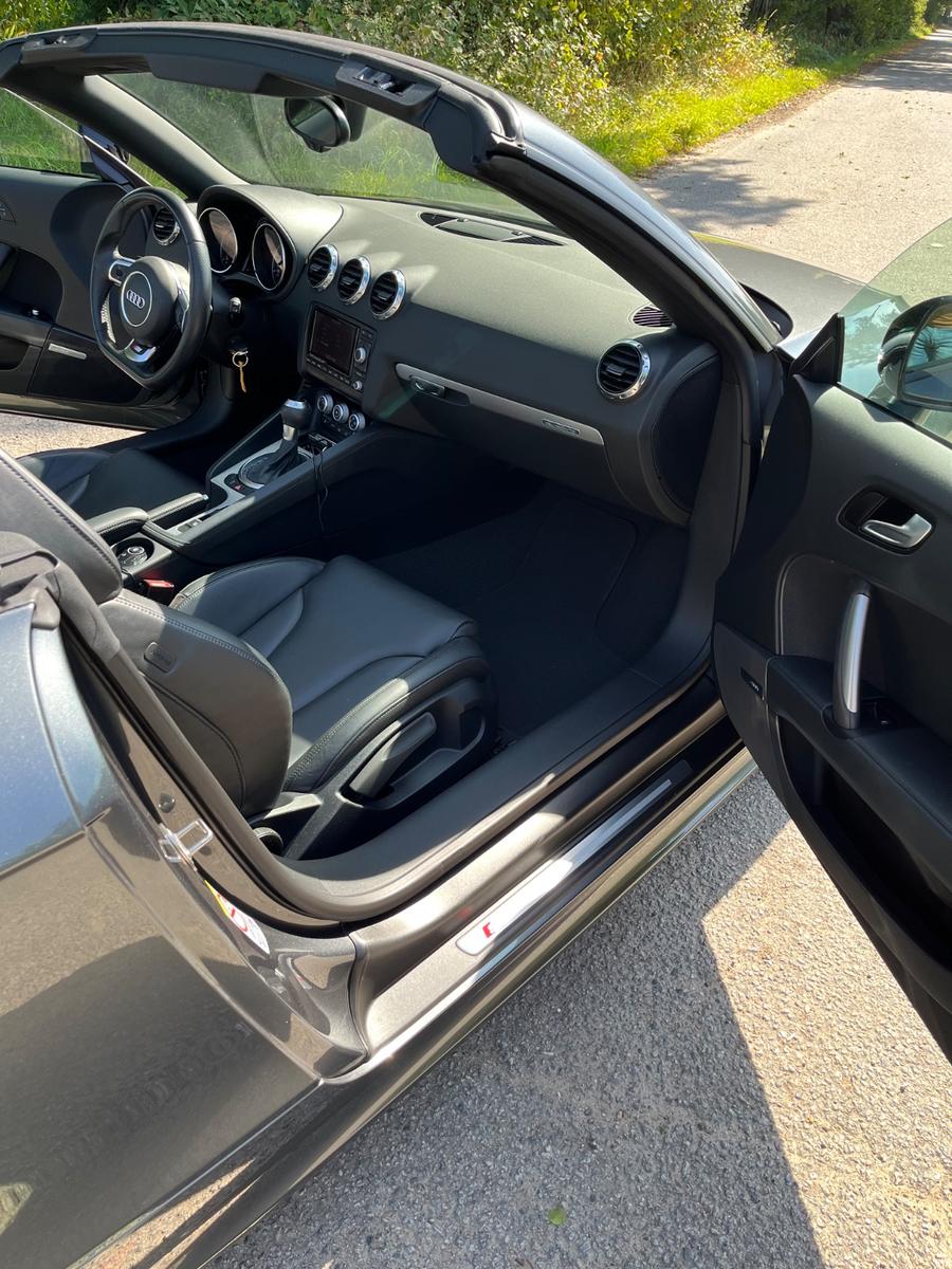 Audi TT Roadster 2.0 TDI S tronic quattro -