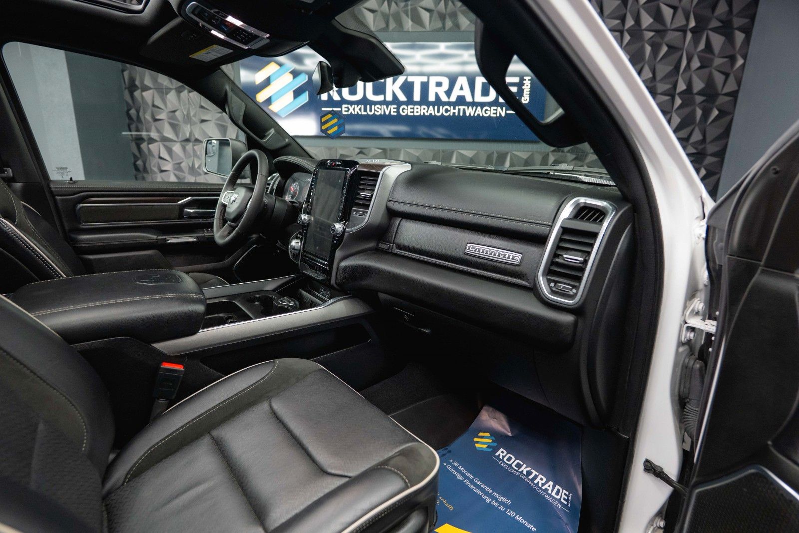 Fahrzeugabbildung Dodge RAM 3.0 MY 25 TWIN TURBO LARAMIE Night Pano ACC