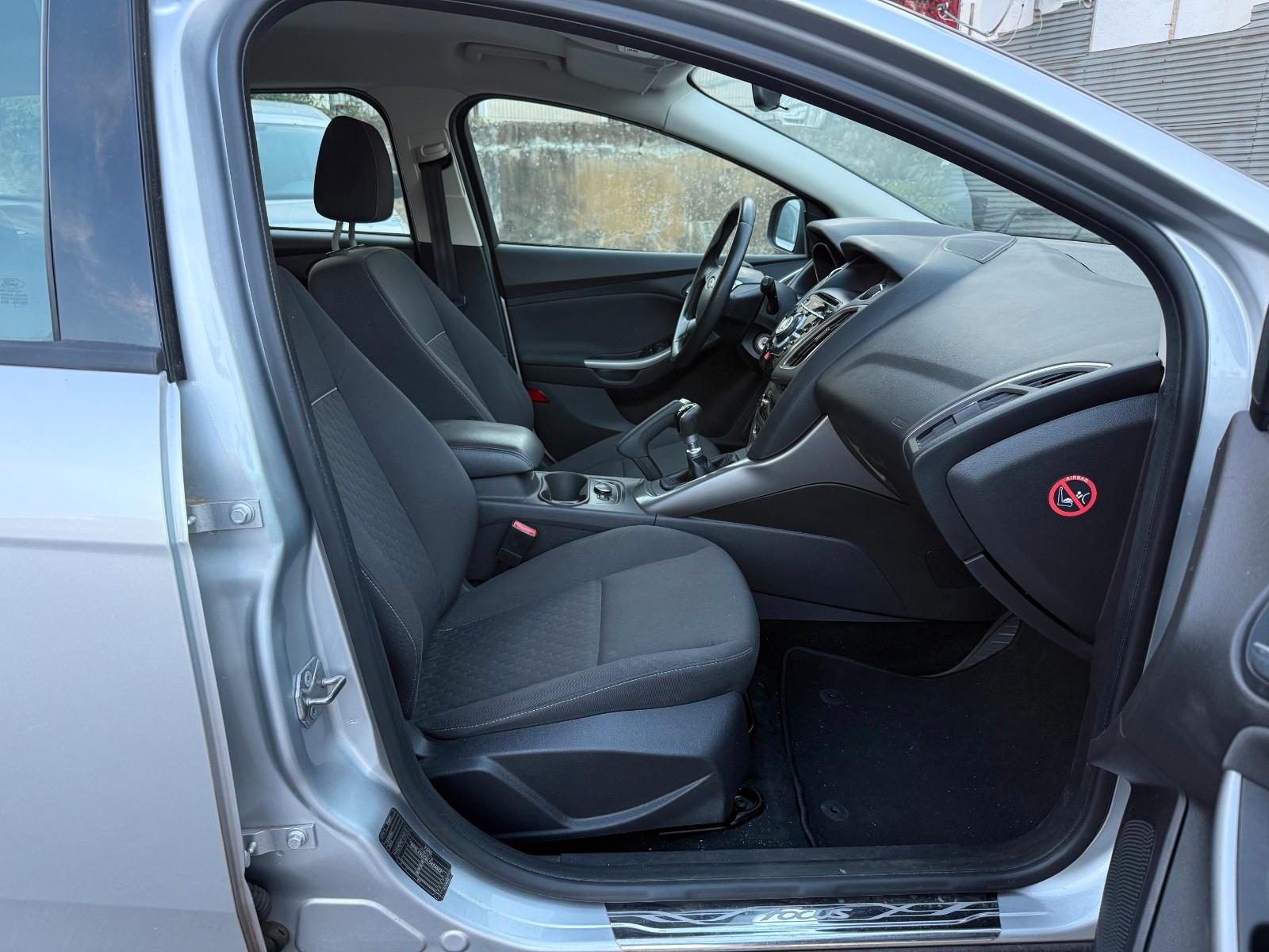 Ford Focus 2013 — photo 12