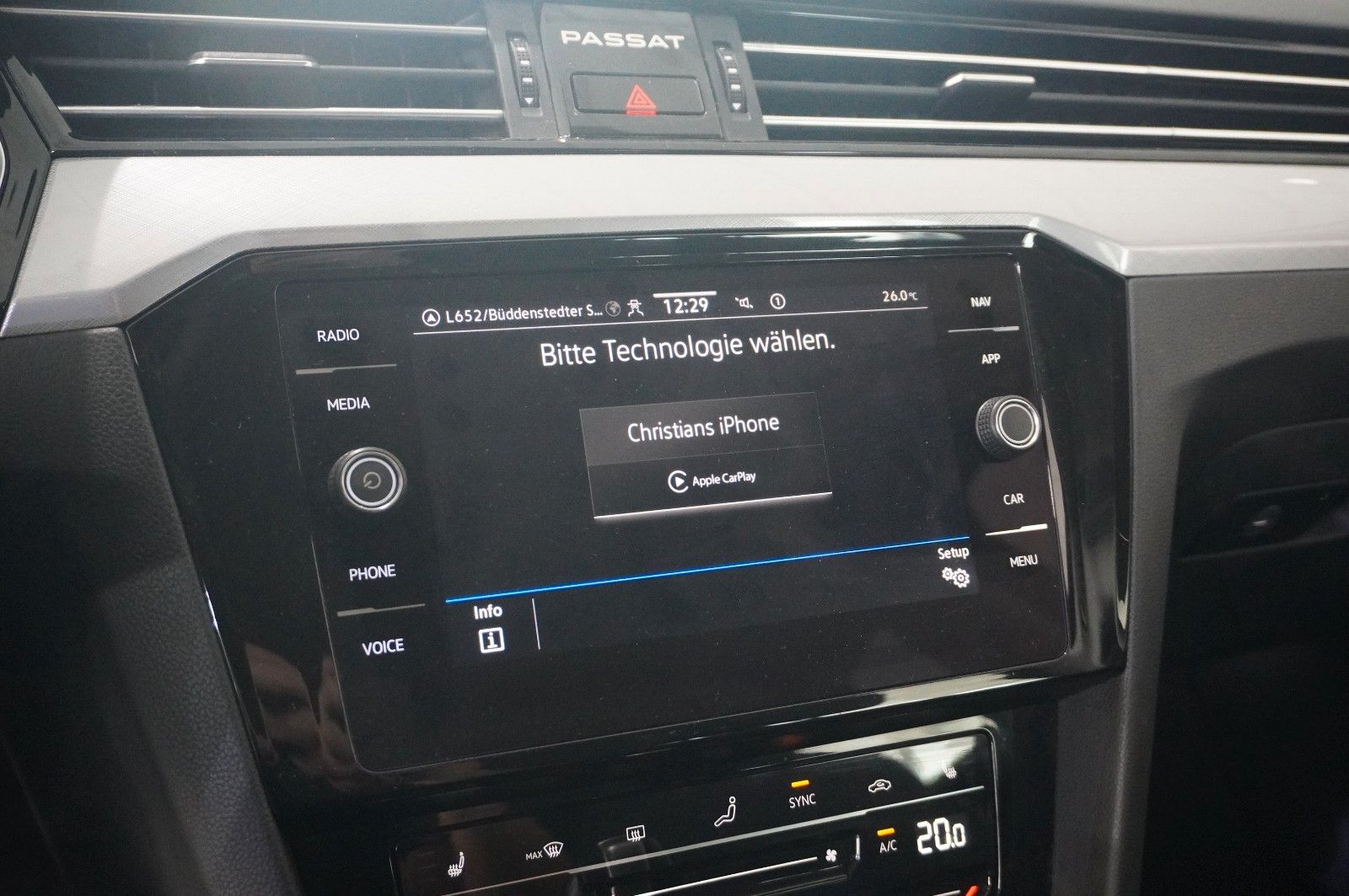 Fahrzeugabbildung Volkswagen Passat VARI. 2.0D BUSINESS 4M NAVI/KAMERA/SH/AHK