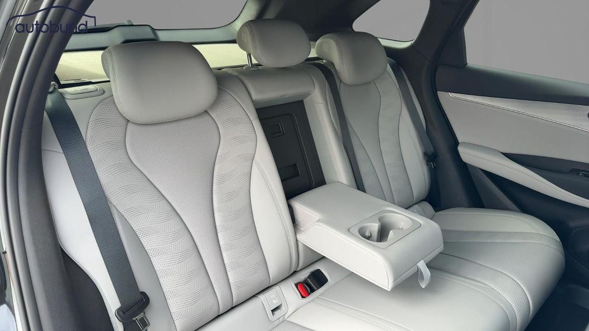 BYD SEAL 6